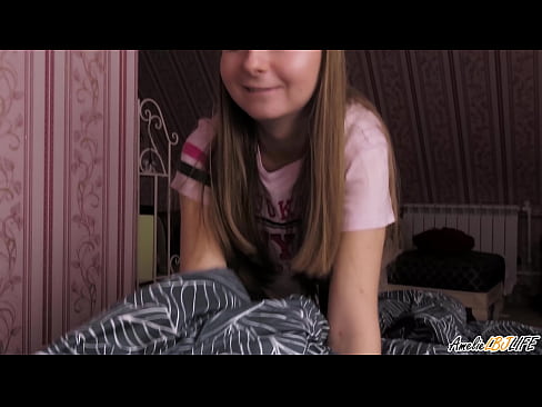 ❤️ Blondie xucla profundament la seva millor amiga i es fa semen a la boca ️ Vídeo de sexe al ca.rionews.top ❌❤